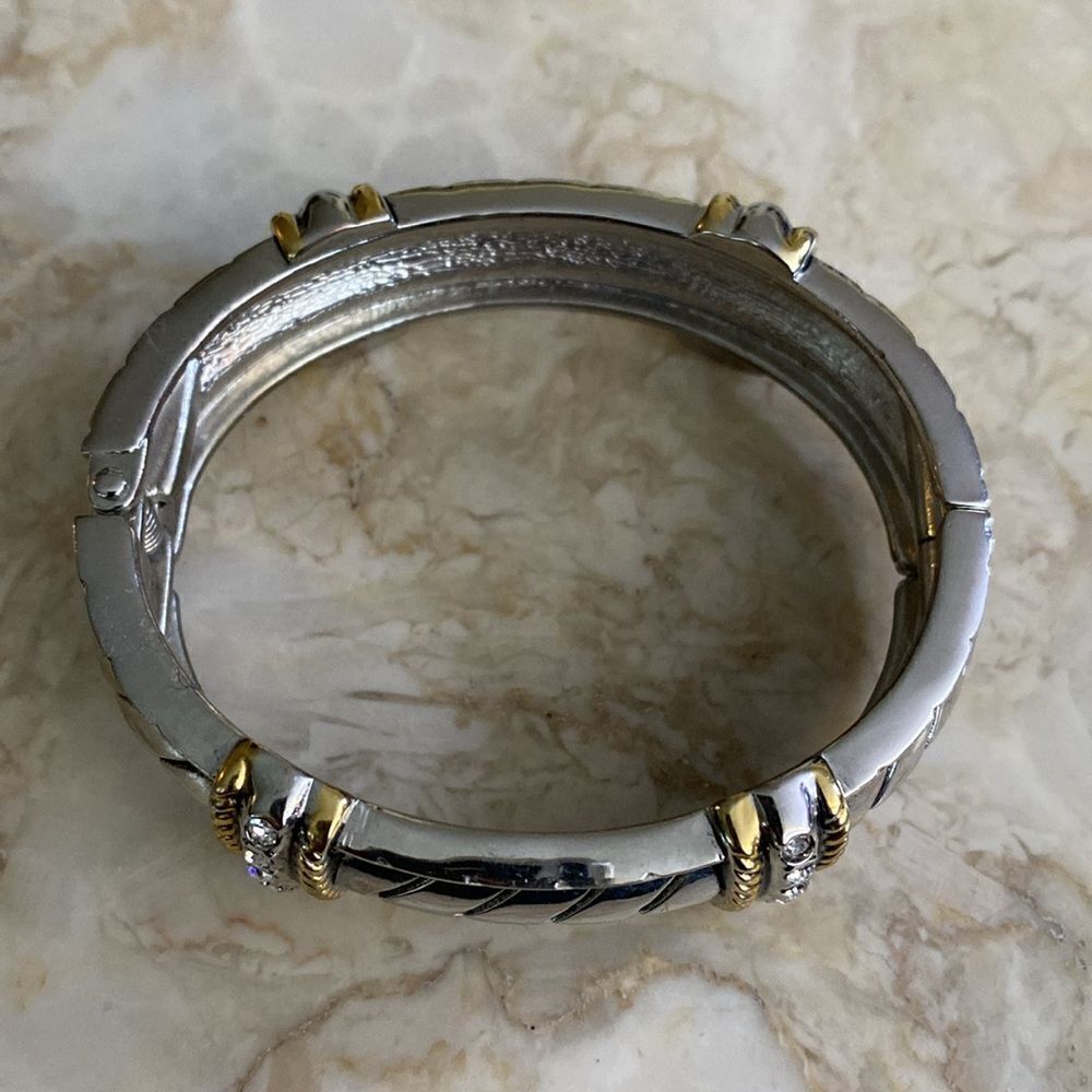 NWOT Two-Tone Silver/Gold & Rhinestone Spring Hinge Cuff Bracelet - Picture 6 of 12